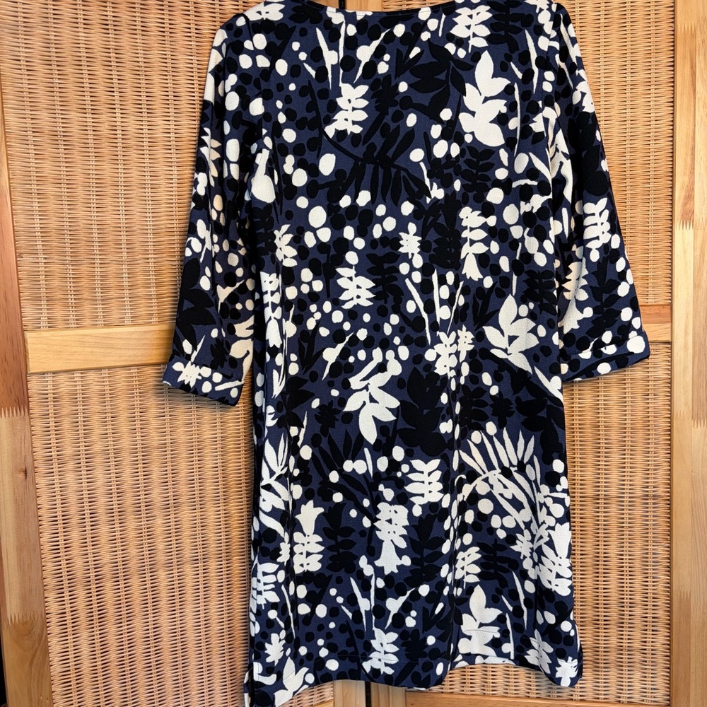 Boden Navy, Black, and Cream Floral Dress with pockets 3/4 sleeve size 8 - Picture 3 of 10